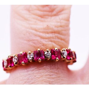 Anillo Sin Fin Moderno Oro Amarillo 18k Brillantes Y Rubbies